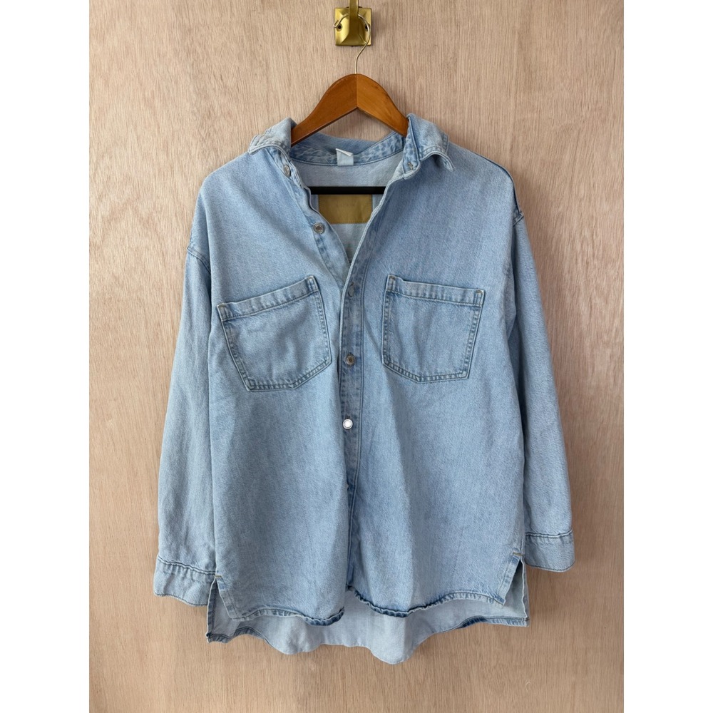 H&M &Denim Light Wash Oversized Denim Button Down Shirt Medium Pakistan